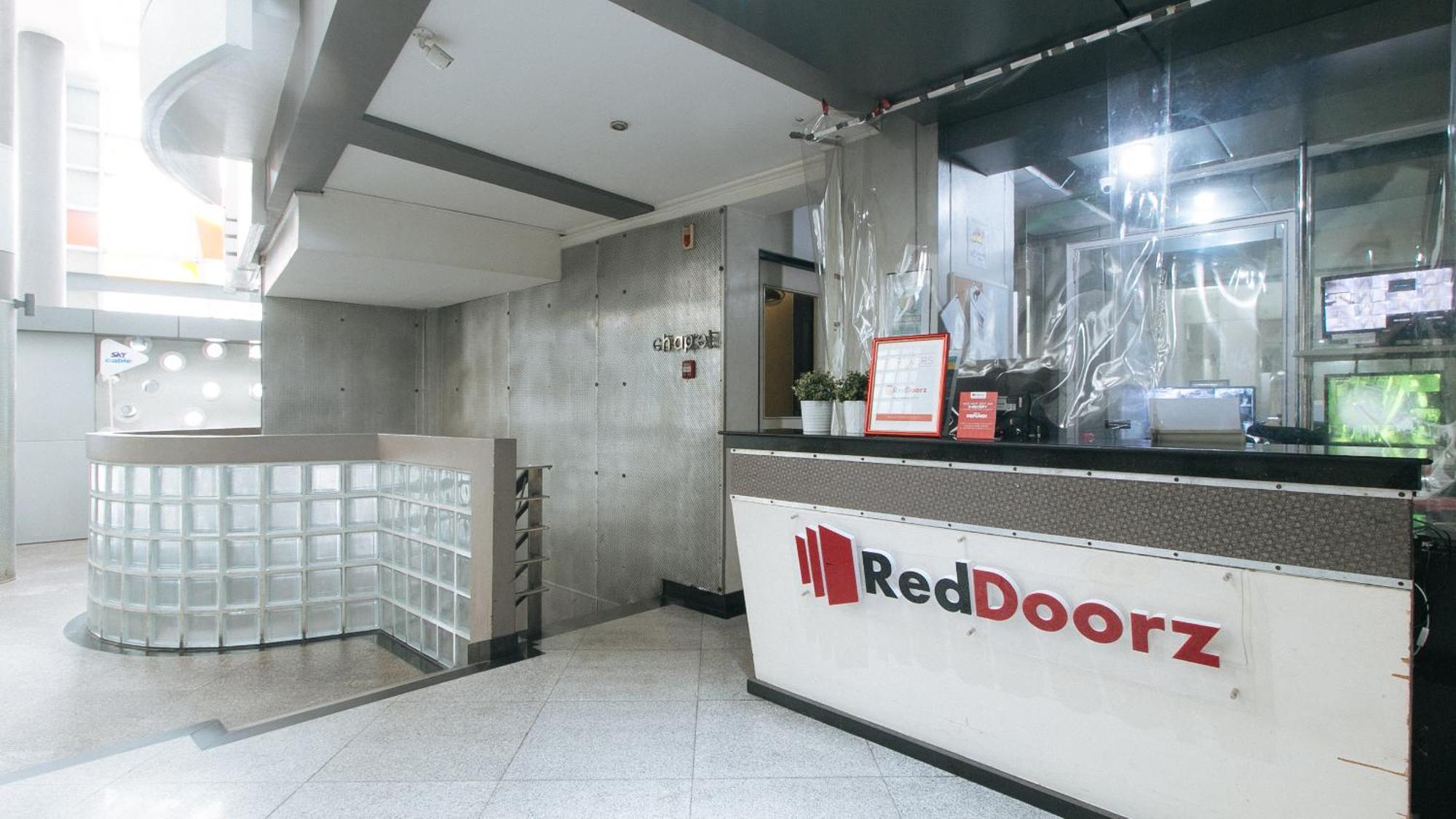 RedDoorz Plus @ Banawe Quezon City Weekly Stay Exterior foto
